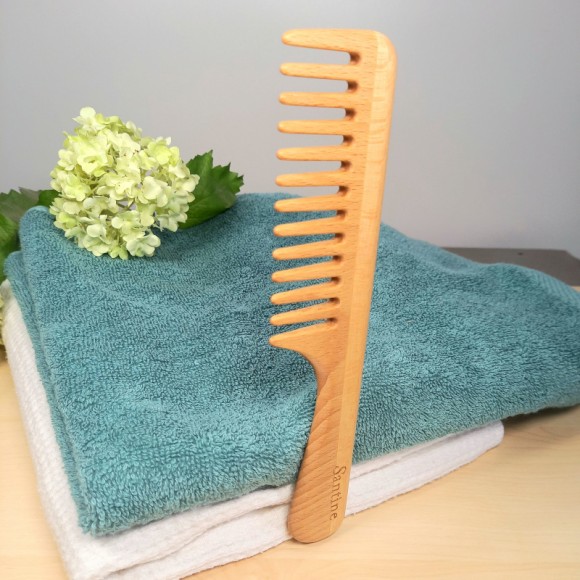 PEIGNE EN BOIS A DENTS LARGES POUR CHEVEUX BOUCLES